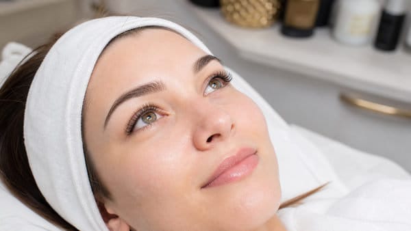 What Natural Looking Lash Extensions for Everyday Beauty Really Mean